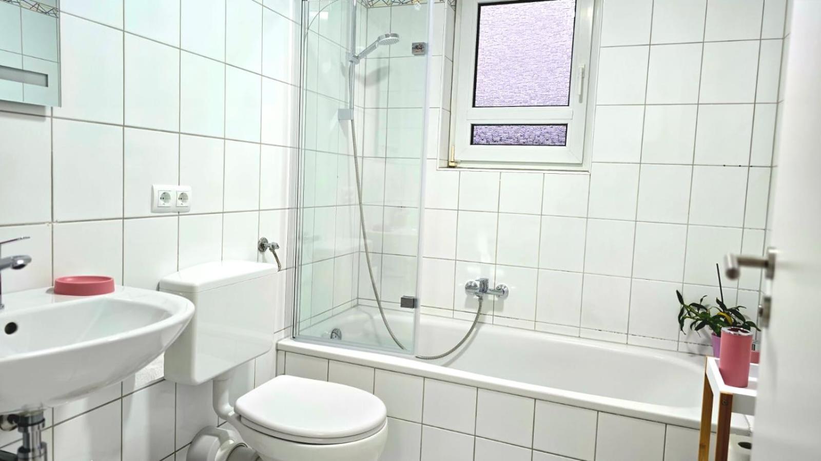 Happy Homes Pink - Up To 5 - Kueche - W-Lan - Netflix - Honig - Badewanne Nidda Exterior foto