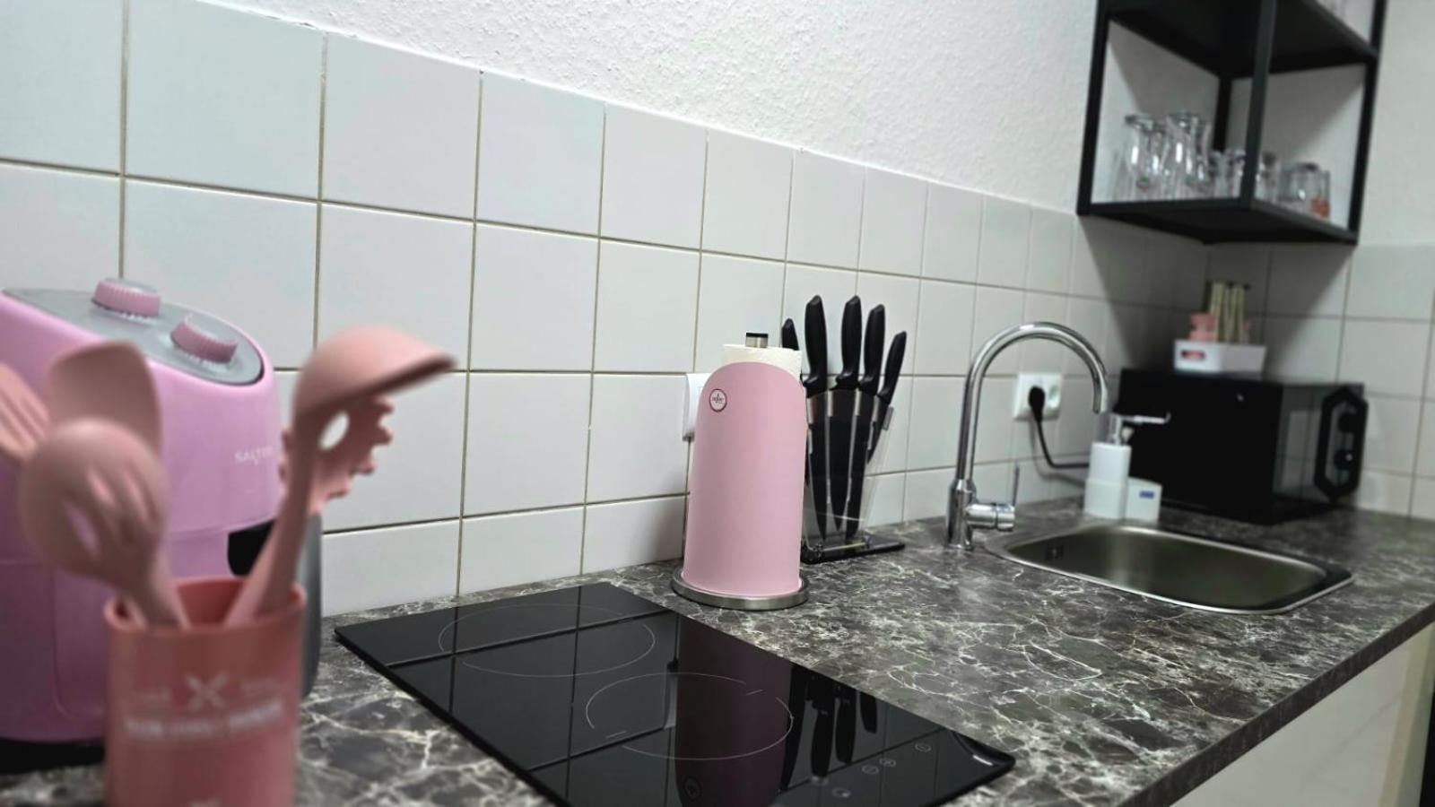 Happy Homes Pink - Up To 5 - Kueche - W-Lan - Netflix - Honig - Badewanne Nidda Exterior foto