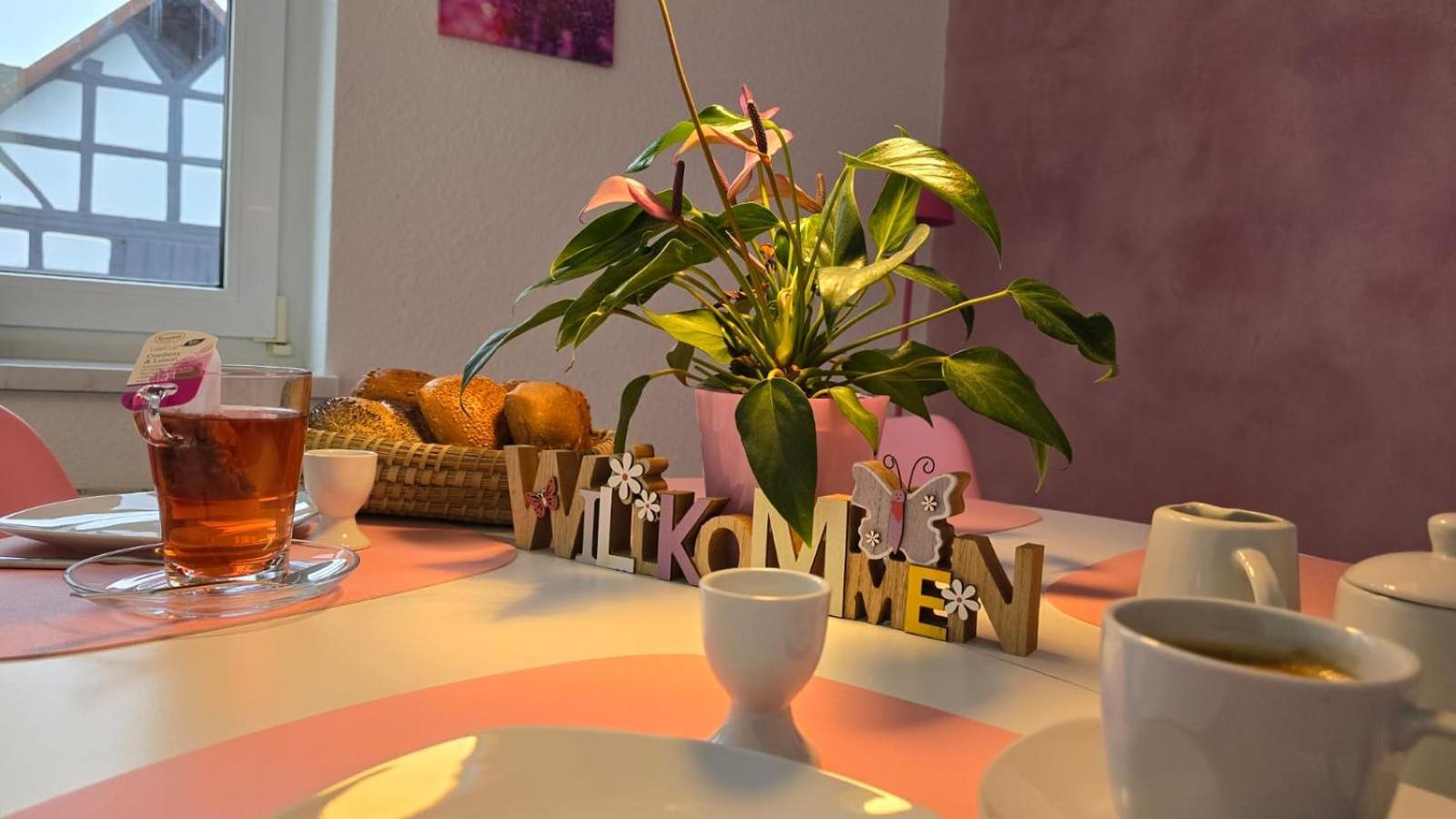 Happy Homes Pink - Up To 5 - Kueche - W-Lan - Netflix - Honig - Badewanne Nidda Exterior foto